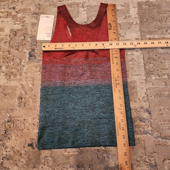 NWT Athleta Relay Tank Top Shirt Gradient Ombre Multi Red Blue Size XS - Picture 13 of 16